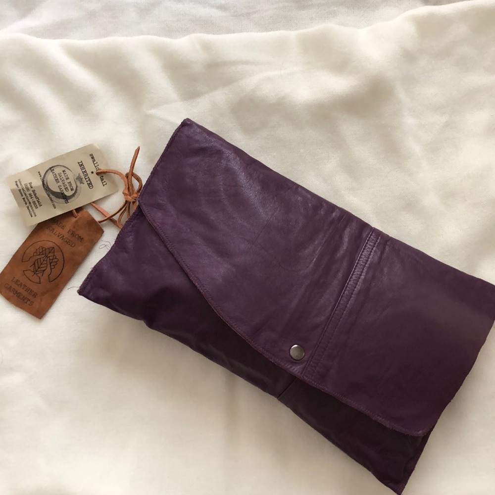 🆕 GORGEOUS Leather Envelope Clutch